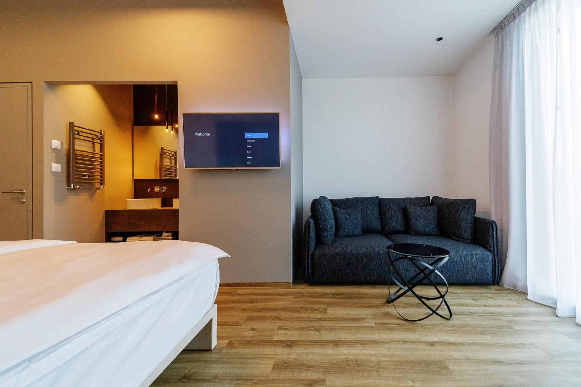 Wud Hotel Ljubljana Ngoại thất bức ảnh