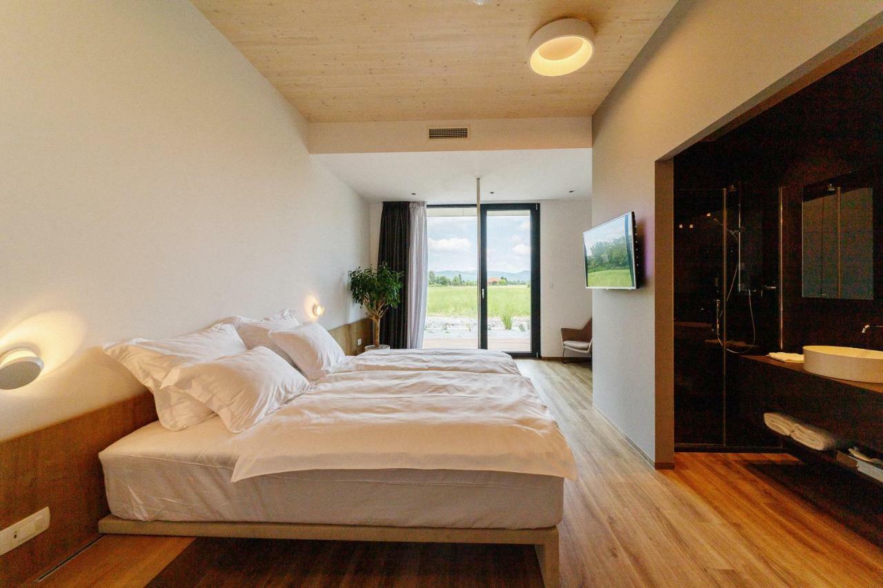 Wud Hotel Ljubljana Ngoại thất bức ảnh